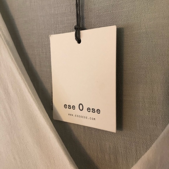 NWT White Button Down Blouse with Long Sleeves - Picture 3 of 4